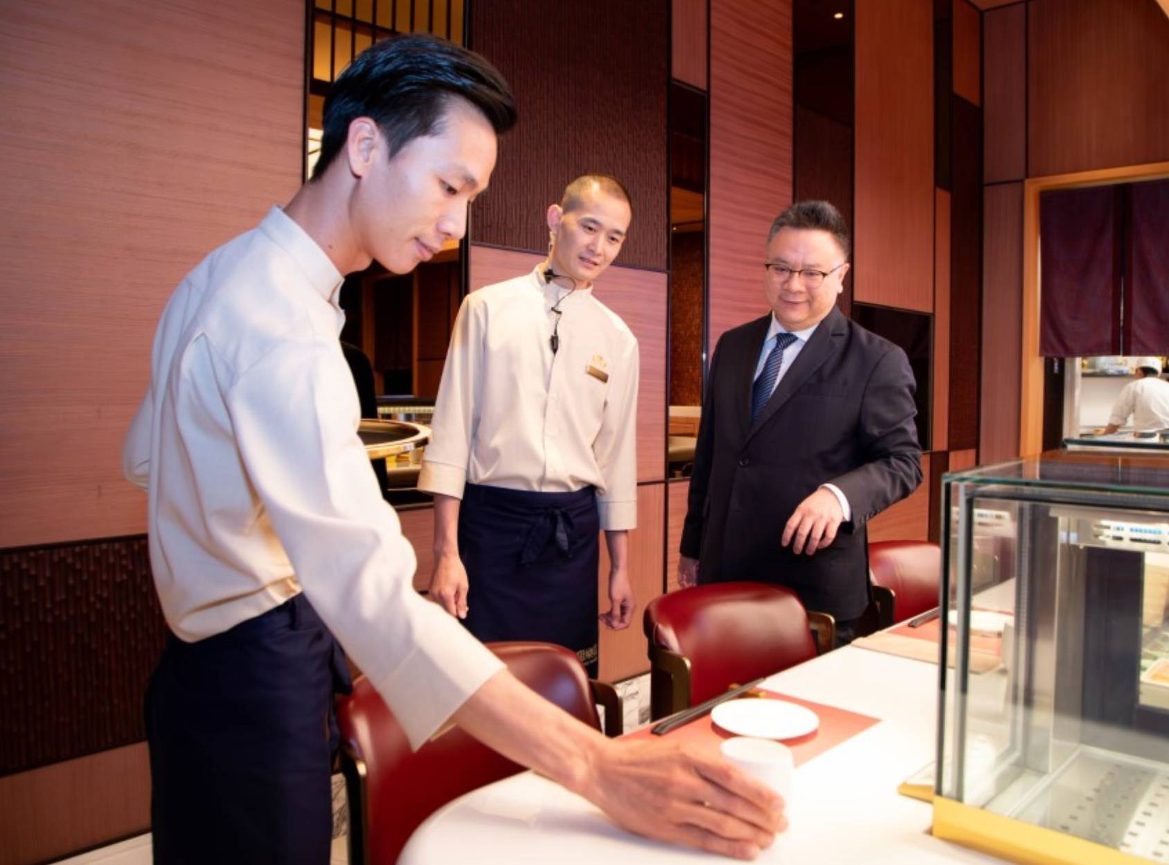 FOOD AND BEVERAGE SERVICES MANAGEMENT TRAINEE PROGRAM